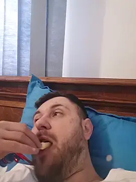 Snapshot of hugedickedd chatting on 02.20.26 hugedickedd online show from 02.20.26