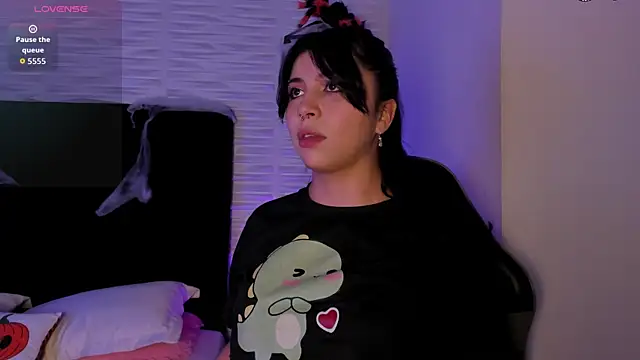 Snapshot of Melody_Black_ chatting on 10.25.25 Melody Black online show from 10.25.25