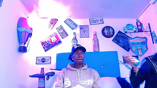 lili roussi online show from 10.10.25