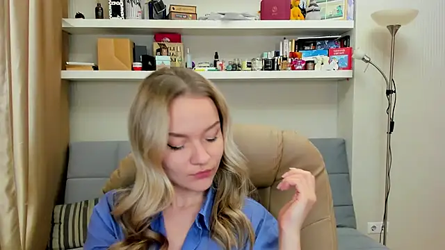 Kara Smith  online show from 12.05.24