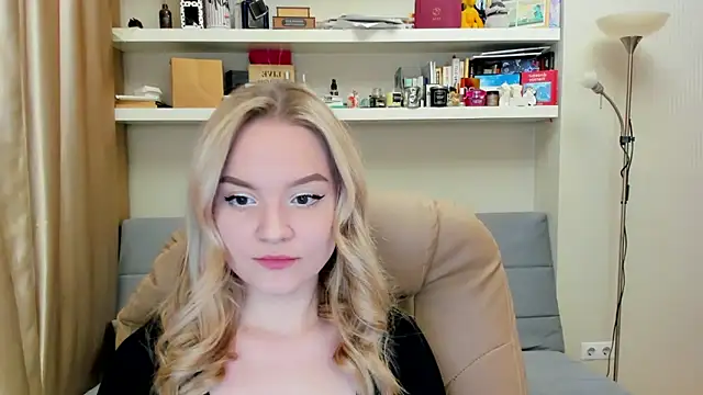 Kara Smith  online show from 03.07.25