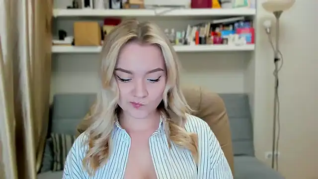 Kara Smith  online show from 09.19.25