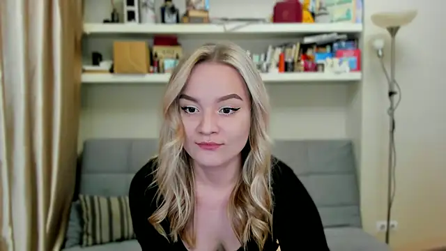 Kara Smith  online show from 10.01.25