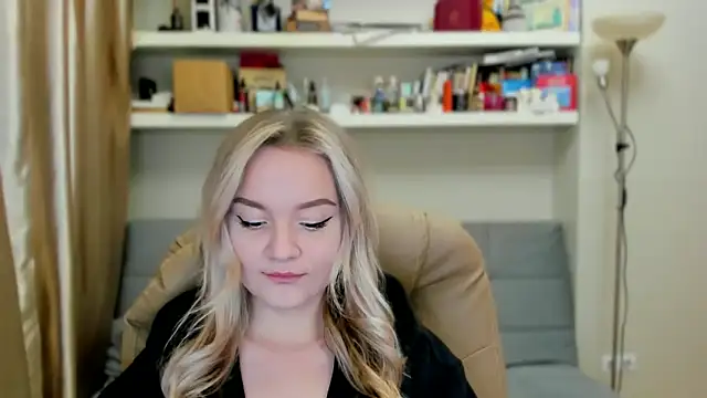 Kara Smith  online show from 10.09.25