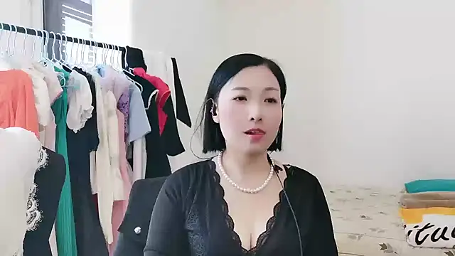 Rachel-6600 online show from 11.26.25