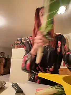 Snapshot of SusieandLacey chatting on 10.23.25 SusieandLacey online show from 10.23.25