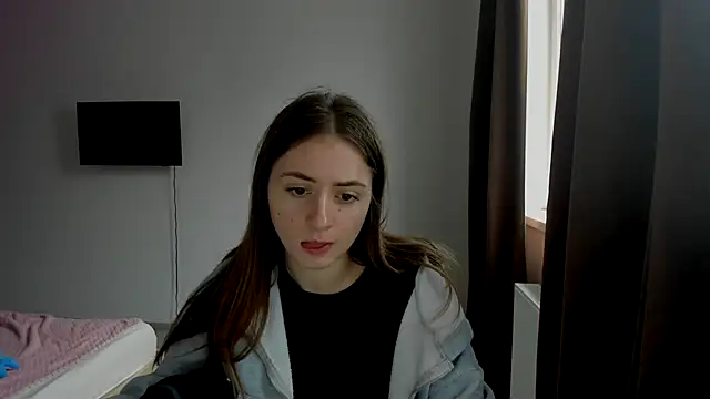 Snapshot of LilyHaart chatting on 11.20.25 LilyHaart online show from 11.20.25