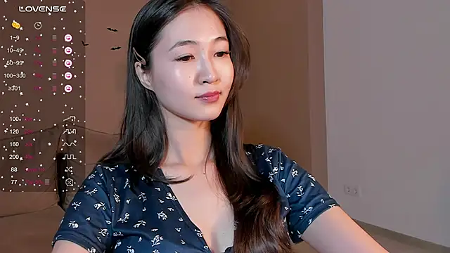 Snapshot of SeulBi chatting on 10.29.25 SeulBi online show from 10.29.25