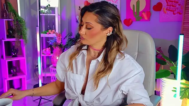 SarahAlluring online show from 03.30.26