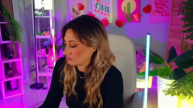 SarahAlluring online show from 04.02.26