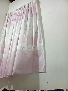 Snapshot of Sexi_girl29 chatting on 10.30.25 Sexi girl29 online show from 10.30.25