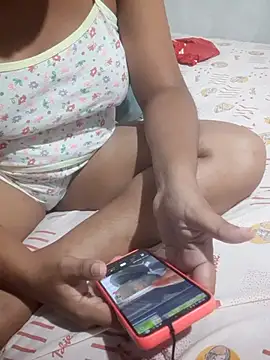 Snapshot of Sydneyputinha chatting on 10.19.25 Sydneyputinha online show from 10.19.25