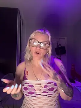 Curvy-Cleo online show from 02.02.26