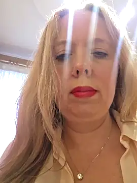 Snapshot of Irina3718 chatting on 04.22.26 Irina3718 online show from 04.22.26