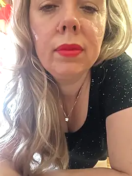 Snapshot of Irina3718 chatting on 04.25.26 Irina3718 online show from 04.25.26