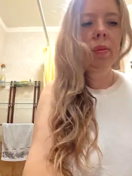 Snapshot of Irina3718 chatting on 05.05.26 Irina3718 online show from 05.05.26