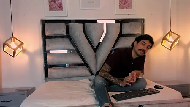 Snapshot of valery_and_Dani_ chatting on 03.13.25 valery and Dani online show from 03.13.25