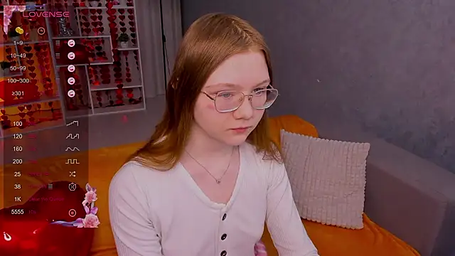 Snapshot of luv_tessa chatting on 02.18.26 luv tessa online show from 02.18.26