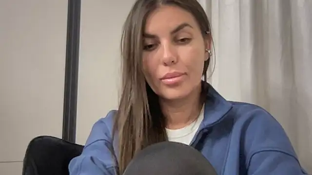 Snapshot of AngelinaMeov chatting on 09.25.25 AngelinaMeov online show from 09.25.25