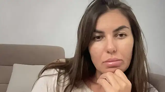 Snapshot of AngelinaMeov chatting on 10.06.25 AngelinaMeov online show from 10.06.25