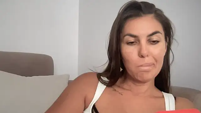 Snapshot of AngelinaMeov chatting on 10.07.25 AngelinaMeov online show from 10.07.25