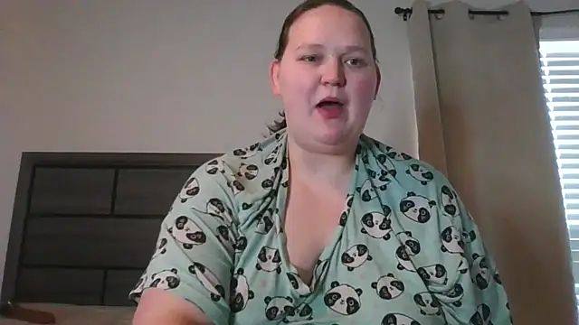 FantasyWifeBri online show from 11.28.25