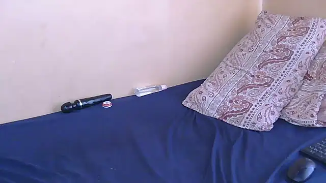 EbonyAlphaBitch online show from 10.04.25