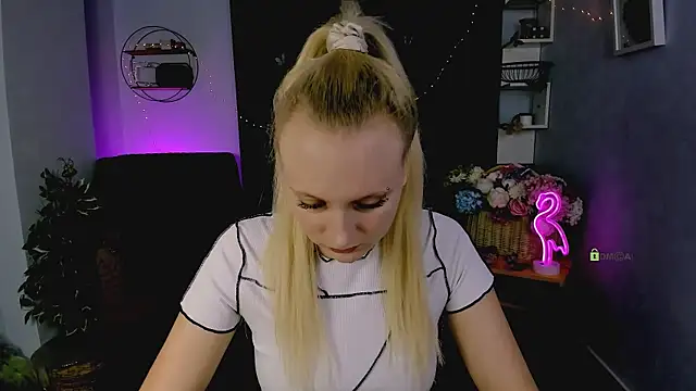 madam uliis online show from 11.28.25