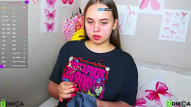 Snapshot of Lilysweet13 chatting on 09.14.25 Lilysweet13 online show from 09.14.25