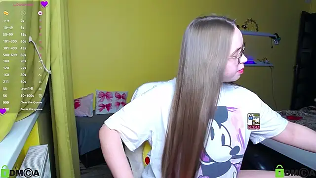 Snapshot of Lilysweet13 chatting on 01.11.26 Lilysweet13 online show from 01.11.26