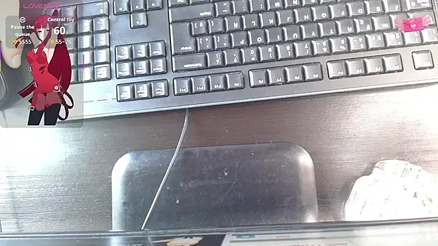 Snapshot of mia_velvet1 chatting on 11.10.25 mia velvet1 online show from 11.10.25