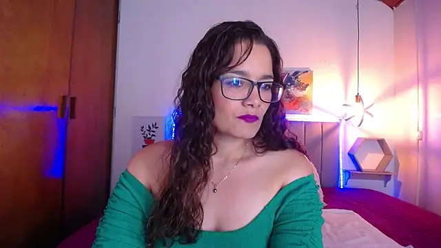 Rose Thompson1 online show from 03.13.25