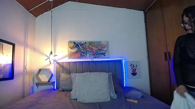 Rose Thompson1 online show from 03.22.25