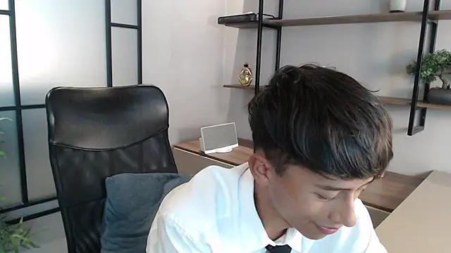 labrinthteasing online show from 03.17.25