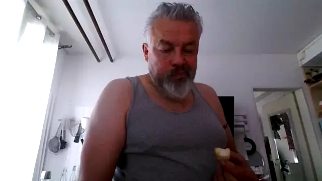 Snapshot of Berg_Boy chatting on 02.01.26 Berg Boy online show from 02.01.26