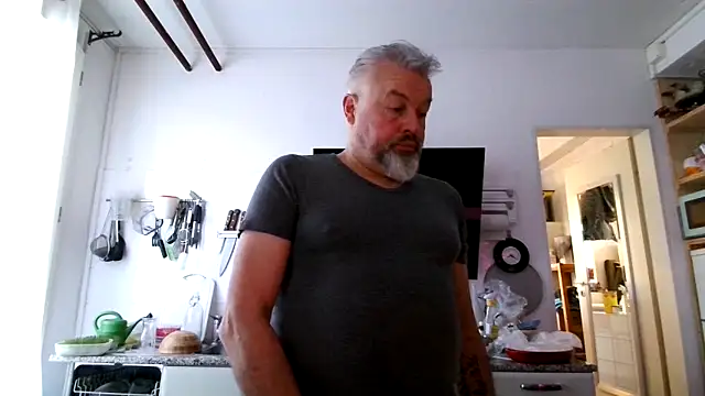 Snapshot of Berg_Boy chatting on 02.26.26 Berg Boy online show from 02.26.26