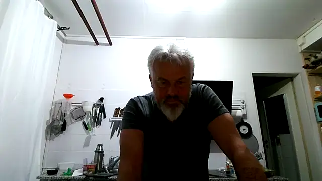Snapshot of Berg_Boy chatting on 03.26.26 Berg Boy online show from 03.26.26