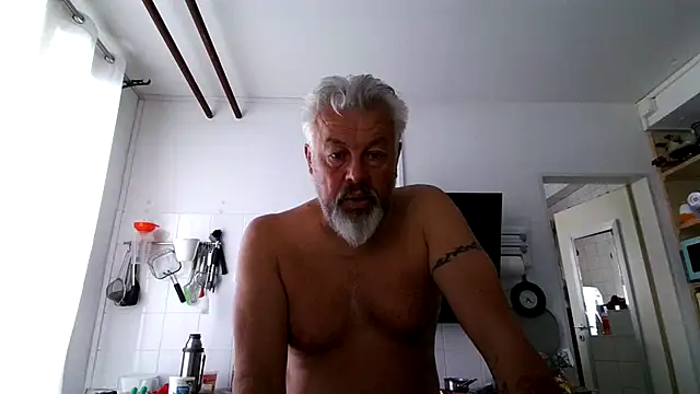 Snapshot of Berg_Boy chatting on 03.27.26 Berg Boy online show from 03.27.26