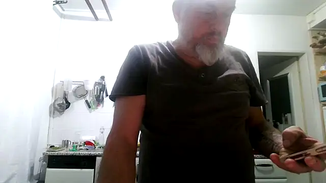 Snapshot of Berg_Boy chatting on 03.31.26 Berg Boy online show from 03.31.26