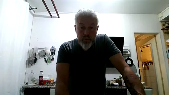 Snapshot of Berg_Boy chatting on 04.11.26 Berg Boy online show from 04.11.26