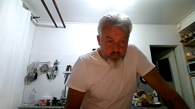 Snapshot of Berg_Boy chatting on 04.19.26 Berg Boy online show from 04.19.26