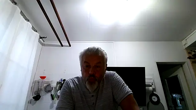Snapshot of Berg_Boy chatting on 05.26.26 Berg Boy online show from 05.26.26