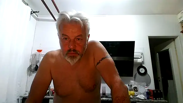 Snapshot of Berg_Boy chatting on 07.08.26 Berg Boy online show from 07.08.26