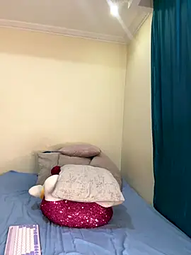 Snapshot of Ivelleee_ chatting on 11.07.25 Ivelleee online show from 11.07.25