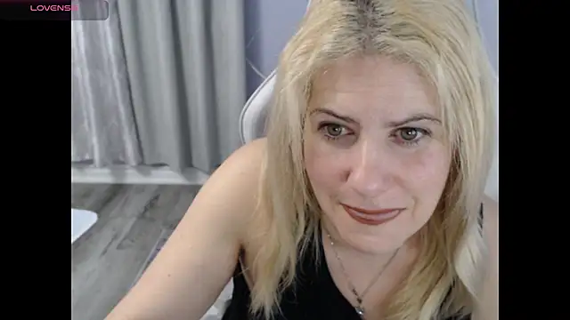 BellaStar84 online show from 11.18.25