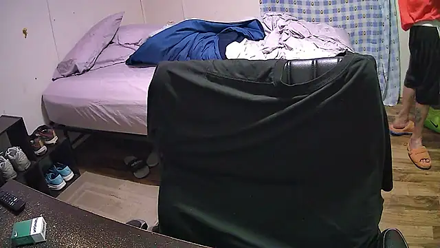 Muffdiver718 online show from 03.21.25