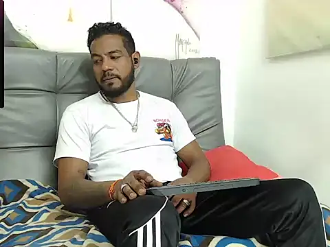 Snapshot of BladeFoxxx1 chatting on 09.13.25 BladeFoxxx1 online show from 09.13.25