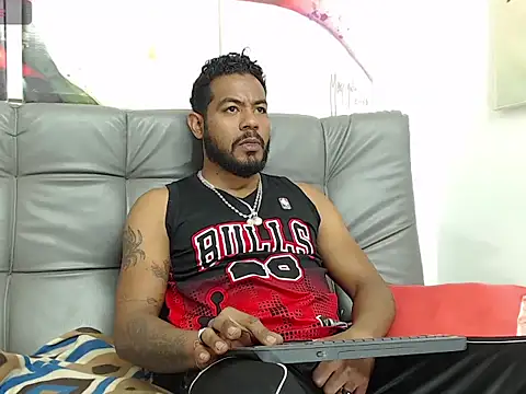 Snapshot of BladeFoxxx1 chatting on 09.17.25 BladeFoxxx1 online show from 09.17.25