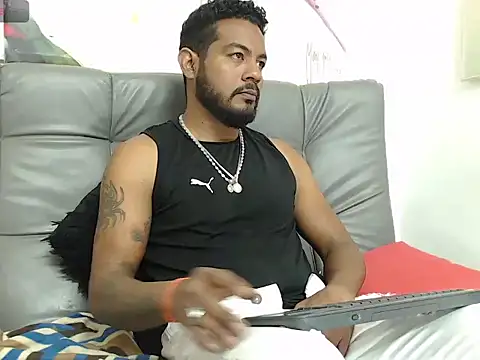 Snapshot of BladeFoxxx1 chatting on 09.18.25 BladeFoxxx1 online show from 09.18.25