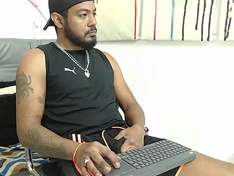 Snapshot of BladeFoxxx1 chatting on 10.01.25 BladeFoxxx1 online show from 10.01.25